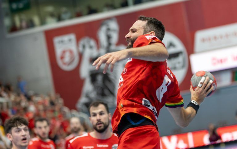ABD0141_20240605 – HARD – STERREICH: Dominik Schmid (Alpha HC Hard) am Mittwoch, 5. Juni 2024, whrend des 3. Spiels im Finale der HLA Meisterliga zwischen dem Alpla HC Hard – HC Linz AG in Hard. – FOTO: APA/EXPA/PETER RINDERER