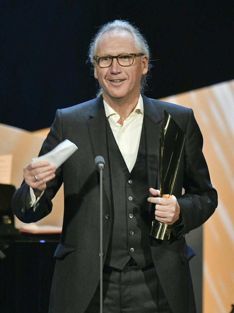 ABD0149_20161107 – WIEN – STERREICH: Preistrger Harald B.Thor (“Beste Ausstattung”) am Montag, 7. November 2016, im Rahmen der “Nestroy”-Theaterpreisverleihung in Wien. – FOTO: APA/HERBERT NEUBAUER – unbegrenzt verfgbar