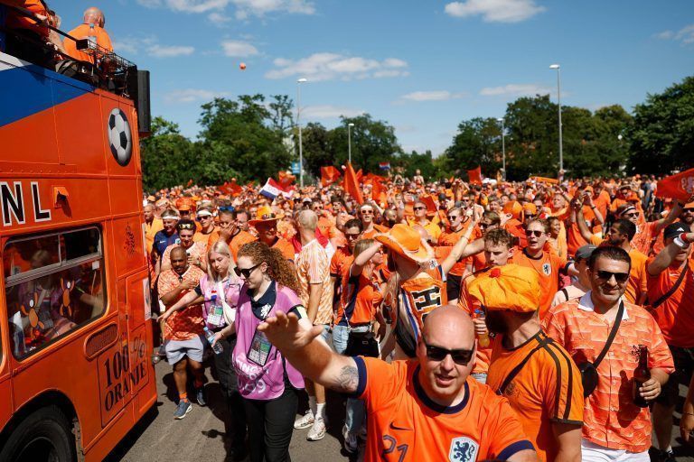FBL-EURO-2024-MATCH31-NED-AUT-FANS