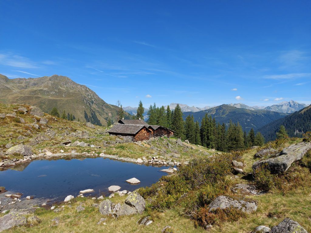Bilderbuchlandschaft mit Gipfeloption