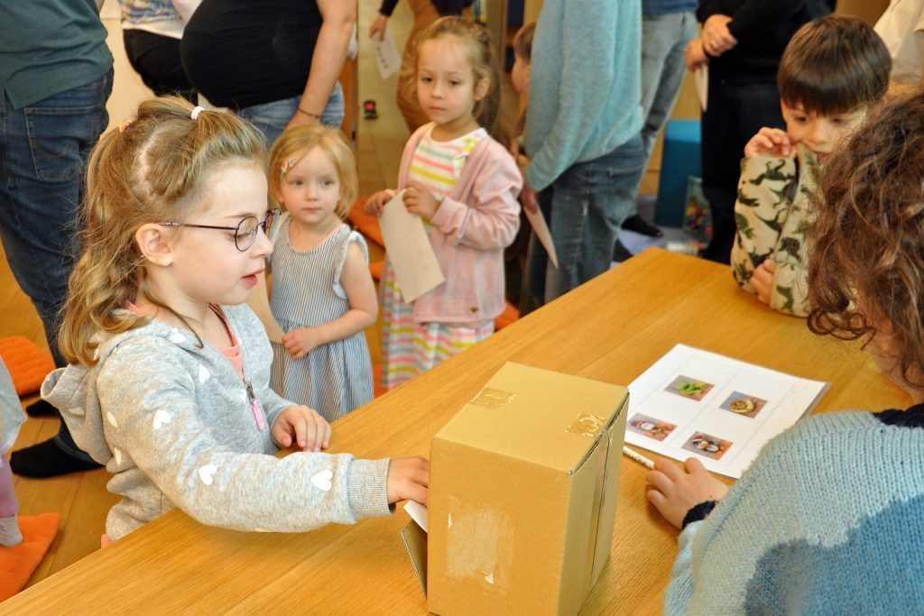 Demokratie lernen: Kinder wählten in Dornbirns Stadtbibliothek einen tierischen Chef