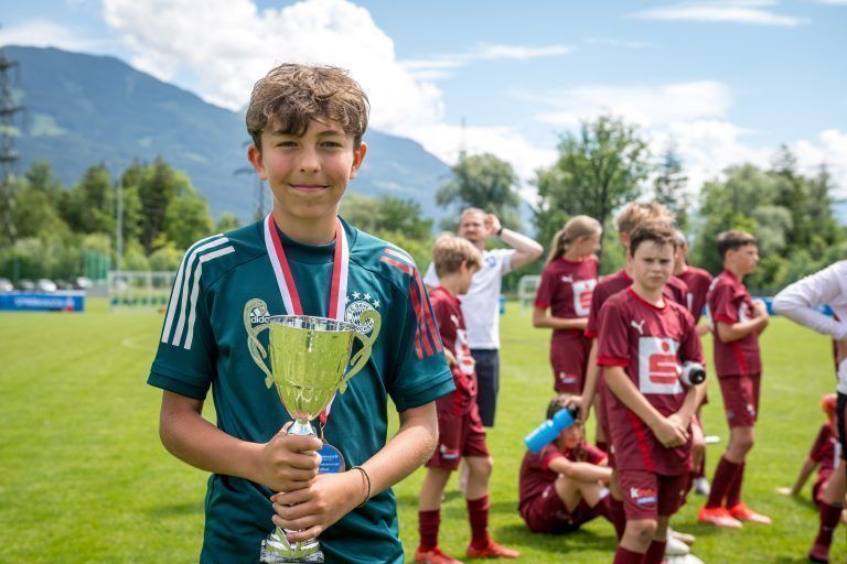 Fußball Schülerliga, Finaltag, Endspiel: SMS Nüziders vs PG Mehrerau, Siegerfoto SMS Nüziders