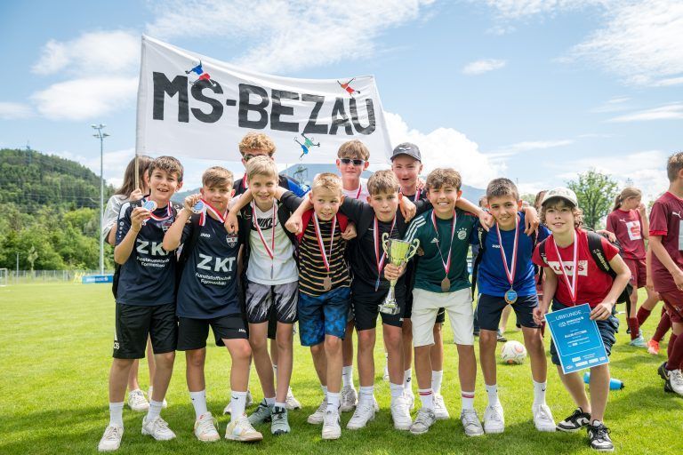 Fußball Schülerliga, Finaltag, Endspiel: SMS Nüziders vs PG Mehrerau, Siegerfoto SMS Nüziders