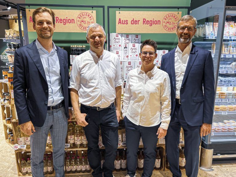 Florian Sutterlüty, ML Jan Spieß, Alexandra Höfle-Längle und Jürgen Sutterlüty luden zur großen Eröffnung nach Altach