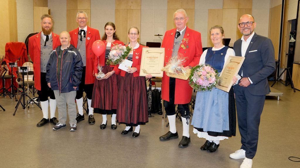Zwei neue Ehrenmitglieder für die Vorklöstner Stadtkapelle