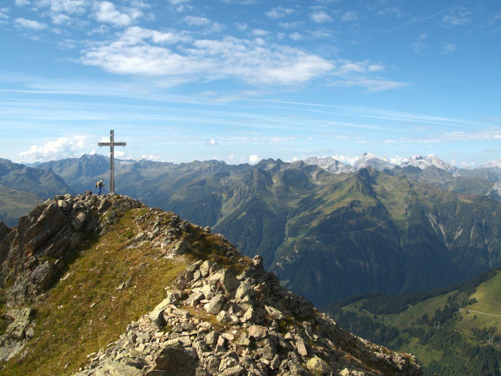 Bilderbuchlandschaft mit Gipfeloption