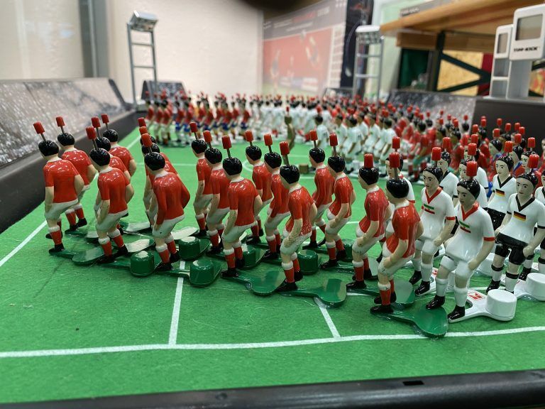 100 Jahre Tipp-Kick: Kurt Prenner Platzgummer stellt seine Sammlung aus