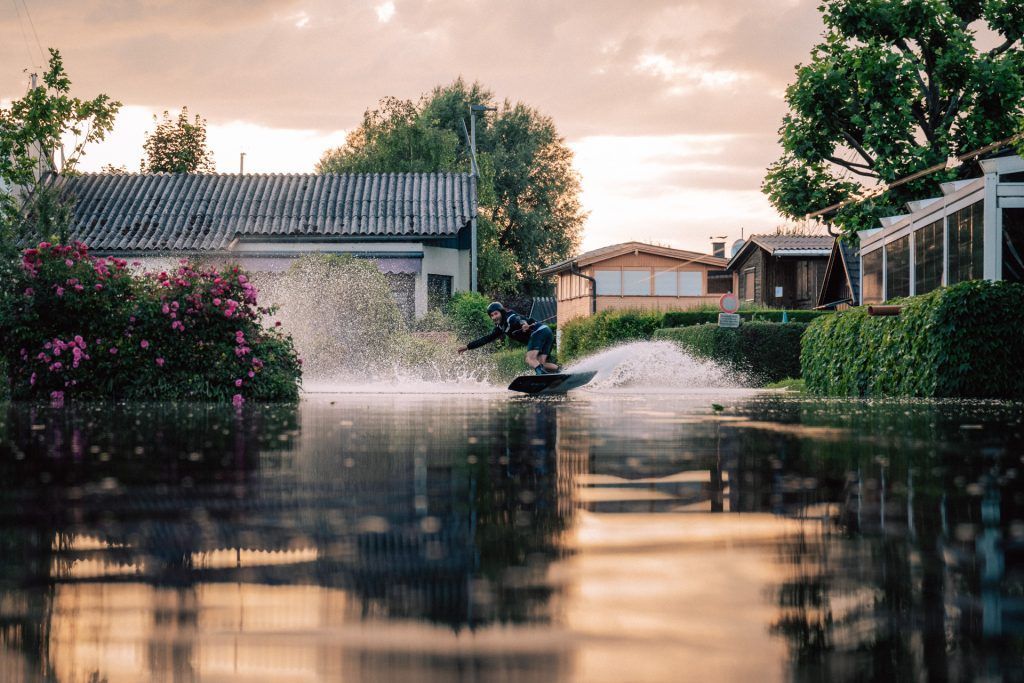 Mit dem Wakeboard durch Klein Venedig