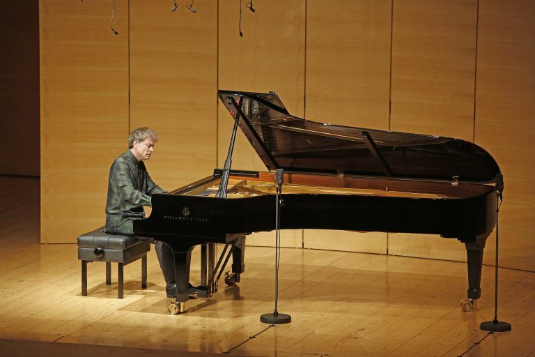 Paul Lewis