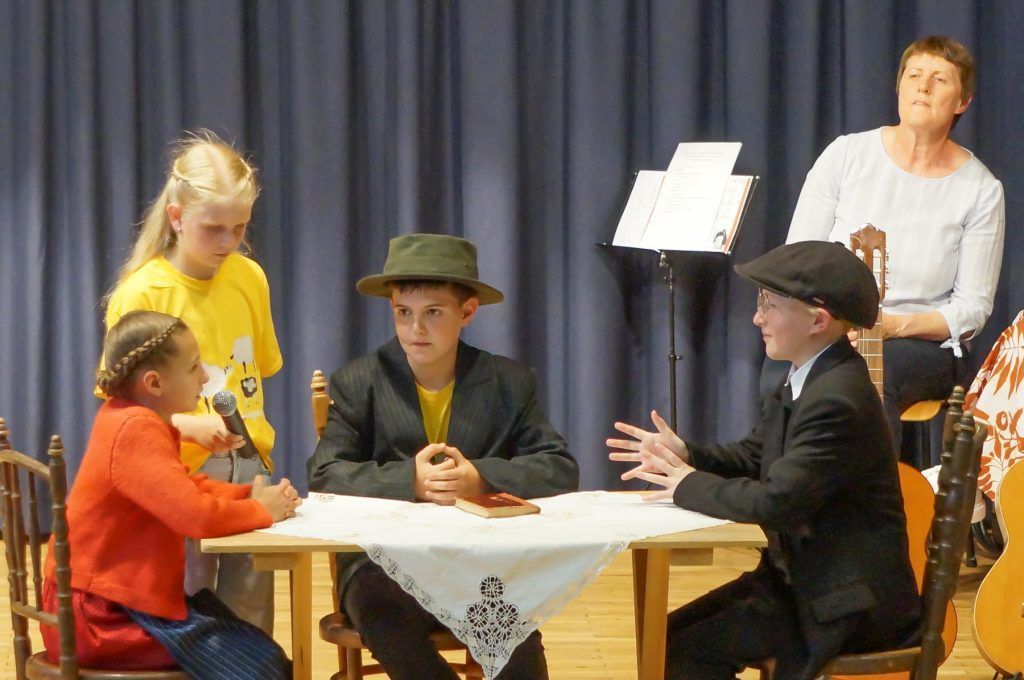 Volksschule Schoppernau präsentierte „Unser Jahr mit Franz Michael Felder“