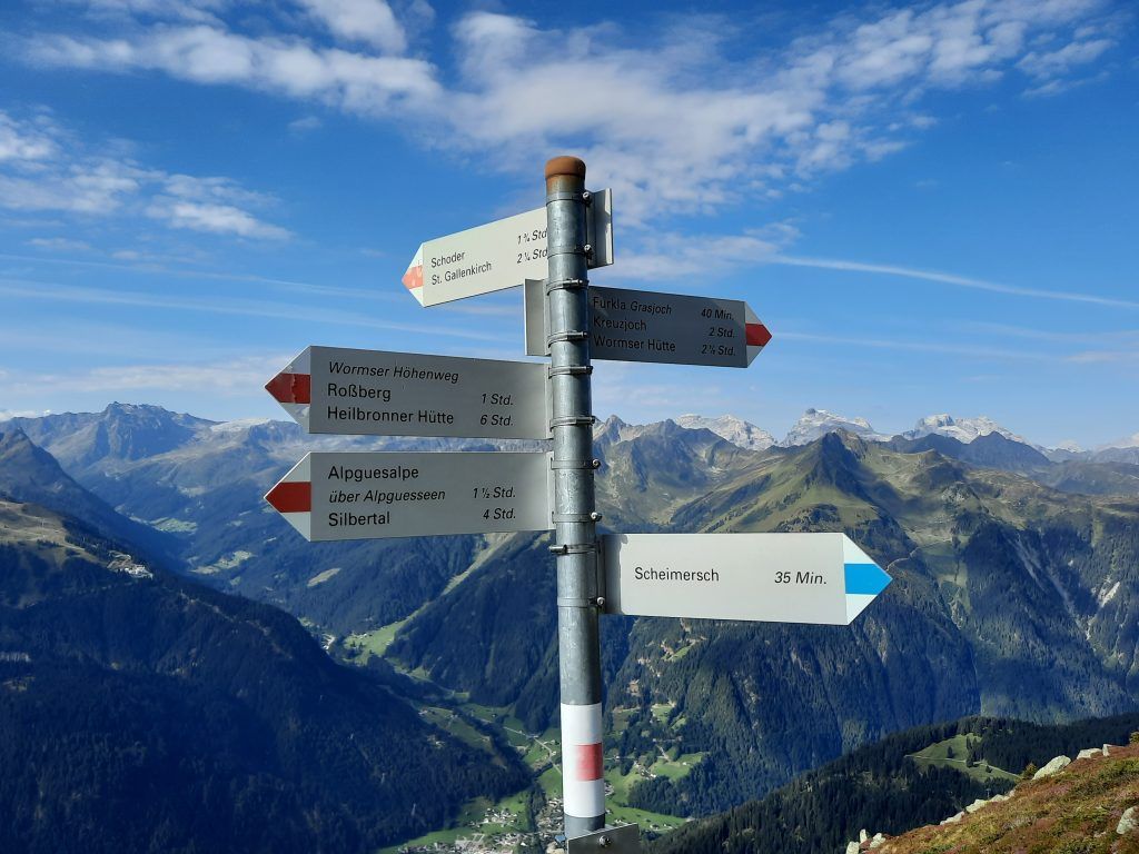 Bilderbuchlandschaft mit Gipfeloption