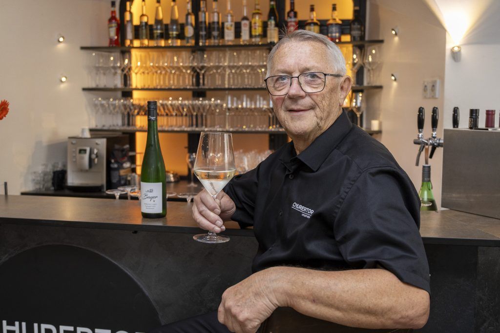 Neue Vinothek in Feldkirch: Mit 71 Jahren verwirklicht Hubert Schwarz seinen Traum von der Gastronomie