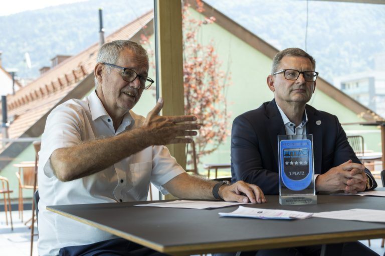 Rundgang durch neues VLV Gebäude; mit Robert Sturn und Klaus Himmelreich;