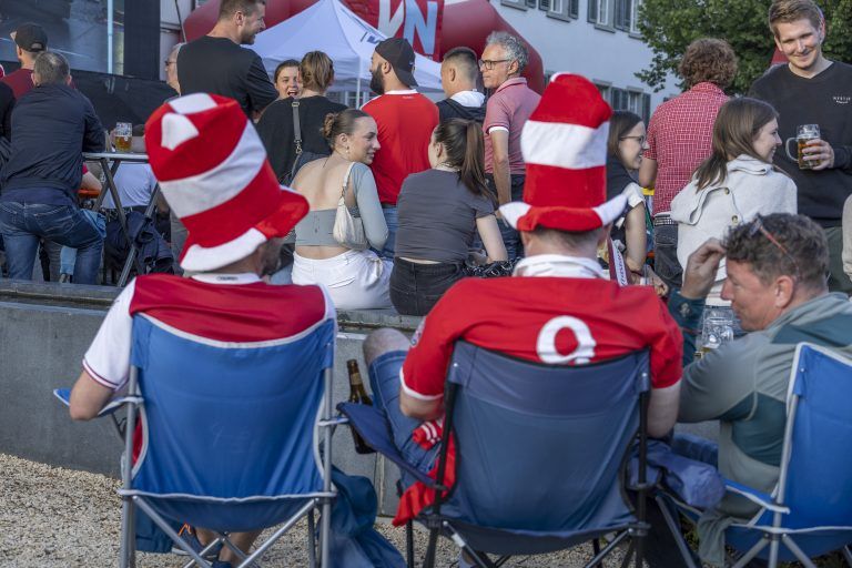 Erstes Österreich Spiel Public Viewing Bilder von der Stimmung, ein paar Menschen