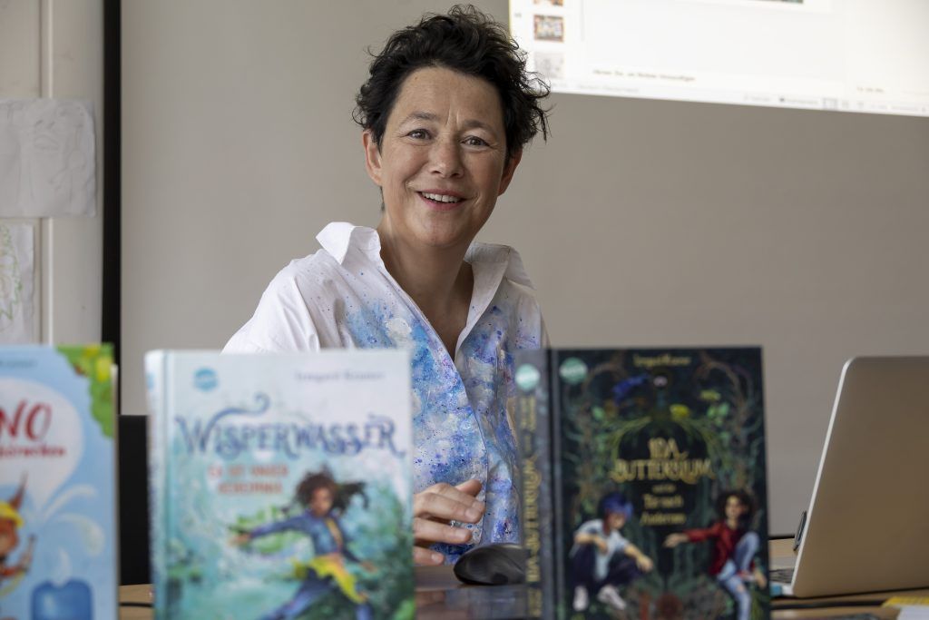 Schulgespenster und Rettungshörnchen zu Gast auf der Buch am Bach