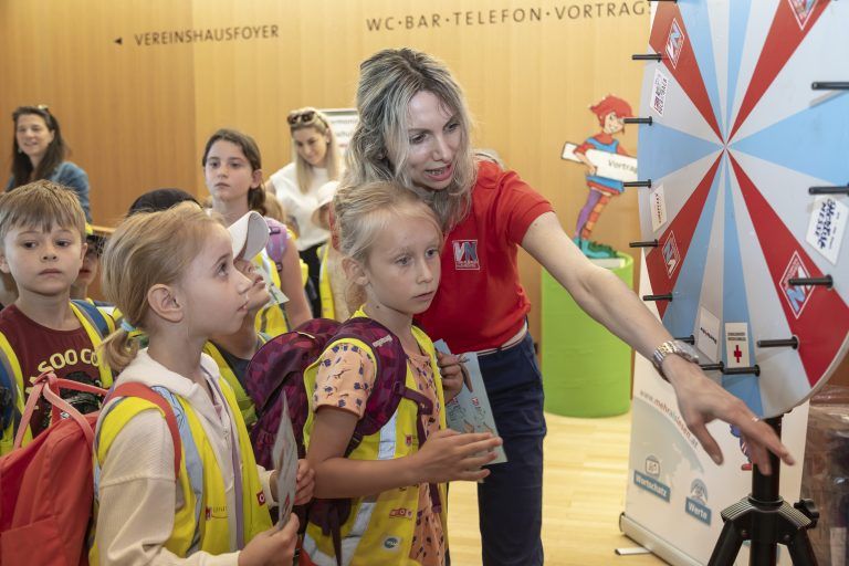 13. VN-Kinder- und Jugendbuchmesse Buch am Bach, Tag 1