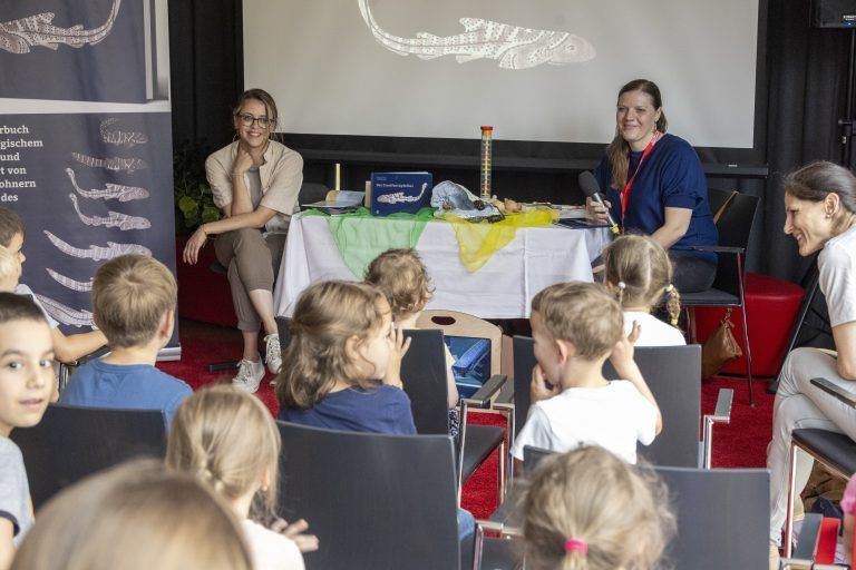 13. VN-Kinder- und Jugendbuchmesse Buch am Bach, Tag 4 Der 4. Tag der 13. VN-Kinder und Jugendbuchmesse Buch am Bach findet in der Bibliothek der Arbeiterkammer in Feldkirch stat