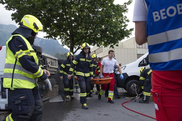 am 24. Juni findet um 19 Uhr eine der größten Feuerwehrrettungseinsatzübungen vom Land Vorarlberg statt – es werden über 400 Mitglieder proben – ganze Straßensperren werden hierfür gemacht. Feuerwehr Rettung Rotes Kreuz !!!!ÜBUNG!!!!! Unfall Brand Evakuierung Rettung