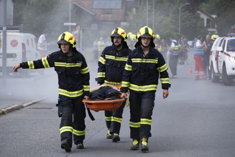 am 24. Juni findet um 19 Uhr eine der größten Feuerwehrrettungseinsatzübungen vom Land Vorarlberg statt – es werden über 400 Mitglieder proben – ganze Straßensperren werden hierfür gemacht. Feuerwehr Rettung Rotes Kreuz !!!!ÜBUNG!!!!! Unfall Brand Evakuierung Rettung