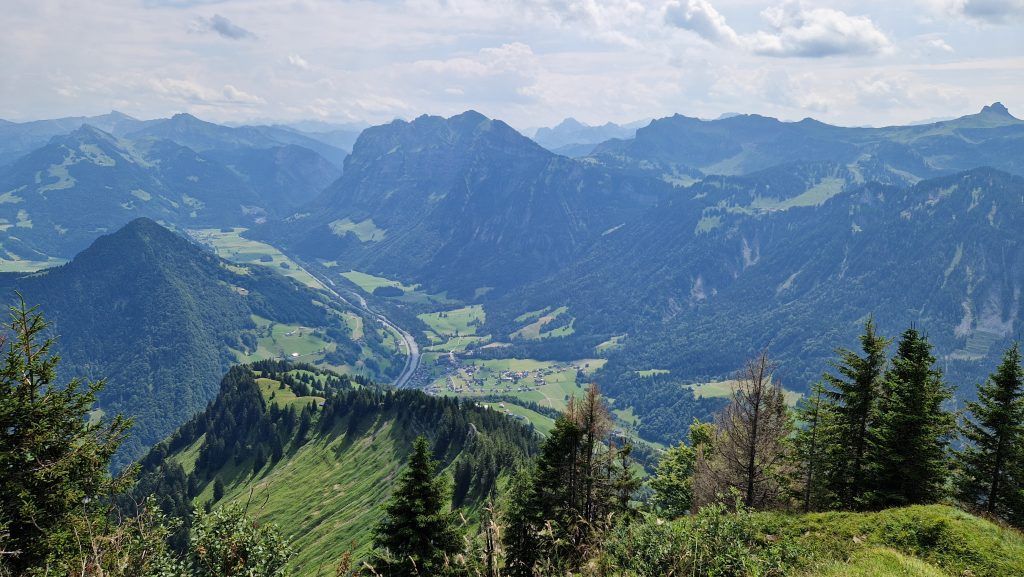 Die Wälder Seite des Dornbirner Firsts