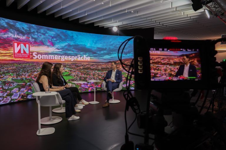 Sommergespräche, Fotos vom Sommergespräch mit Markus Wallner. Interview führen Isabel und Birgit.