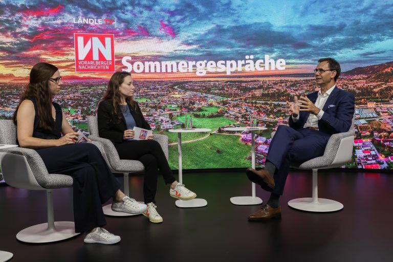 Sommergespräche, Fotos vom Sommergespräch mit Markus Wallner. Interview führen Isabel und Birgit.
