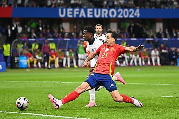 Spanien setzt sich mit 2:1 gegen England vierte EM-Krone auf
