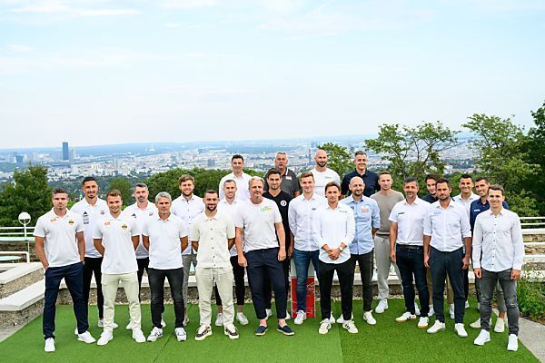 Sturm und Salzburg schieben sich Meister-Ball zu