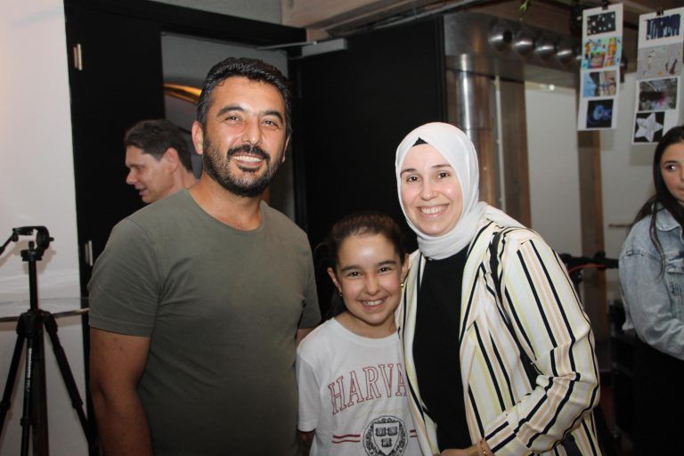 Isman, Merve und Tülay im Theater am Saumarkt. - Berufswünsche und Lebensentwürfe auf der Theaterbühne - Theater am Saumarkt, Mittelschule Frastanz, Double Check