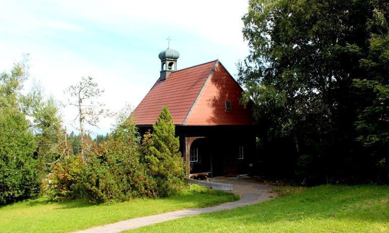 Einladung zum 95-Jahr-Jubiläum der Theresien-Kapelle am Pfänder mit feierlicher Messe und der traditionellen Agape - Einladung zum 95-Jahr-Jubiläum der Theresien-Kapelle am Pfänder mit feierlicher Messe und der traditionellen Agape