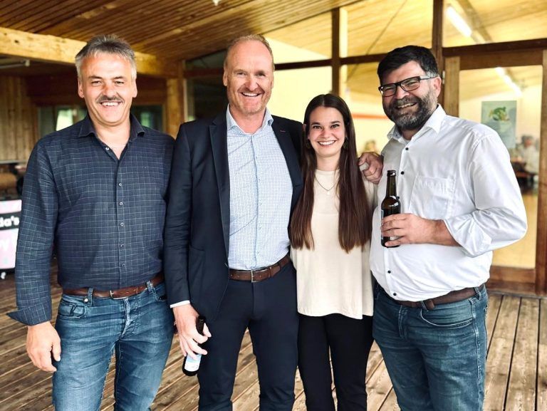 Die Vorderwälder Bürgermeister Martin Bereuter, Guido Flatz und Gerhard Beer loben die ausgezeichnete Arbeit des Sozialsprengels mit GF Laura Bereuter. - Danke-Fest Sozialsprengel Vorderwald