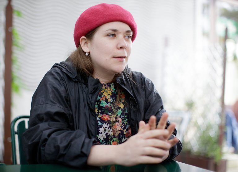 ABD0002_20160617 – WIEN – STERREICH: Autorin Stefanie Sargnagel am Donnerstag, 09. Juni 2016, im Rahmen eines Interviews mit der APA – Austria Presse Agentur in Wien. – FOTO: APA/GEORG HOCHMUTH