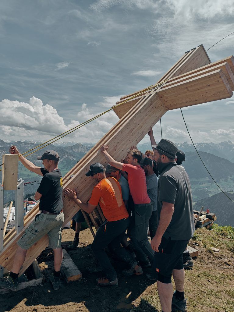 Glatthorn, neues Gipfelkreuz, Bergrettung Fontanella