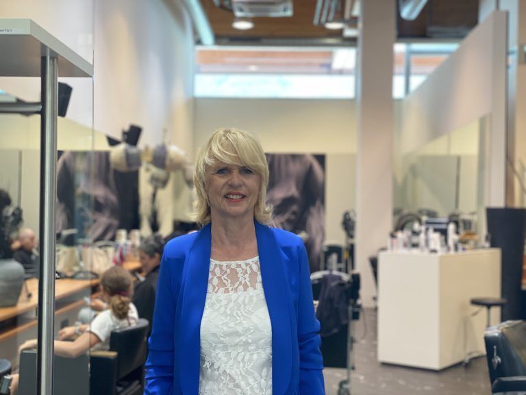 Seit 50 Jahren Friseurin: "Ich könnte jederzeit aufhören"