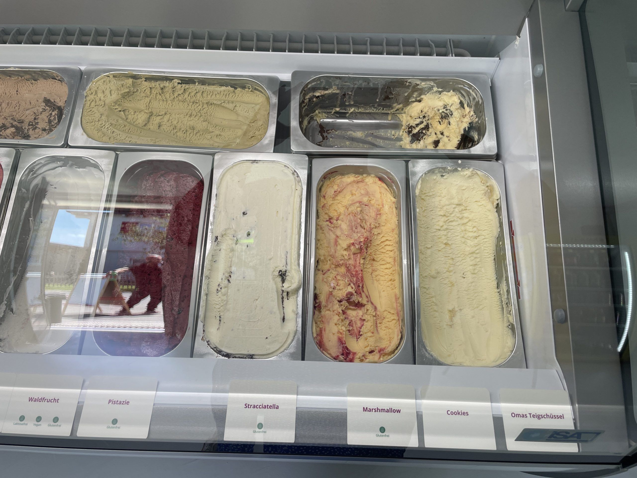 Eisbar Gisingen, Neueröffnung, Eisdiele, Isabella Illetschko