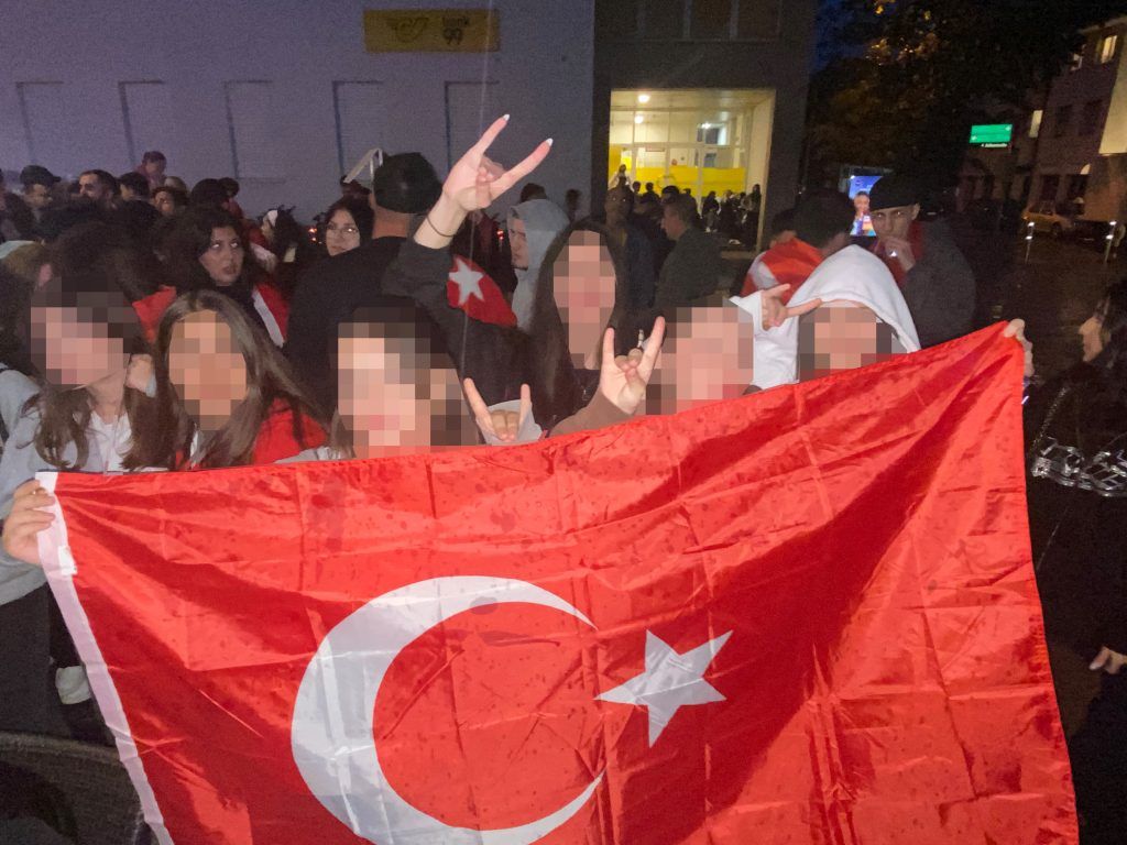 Warum sich diese Mädchen strafbar machen