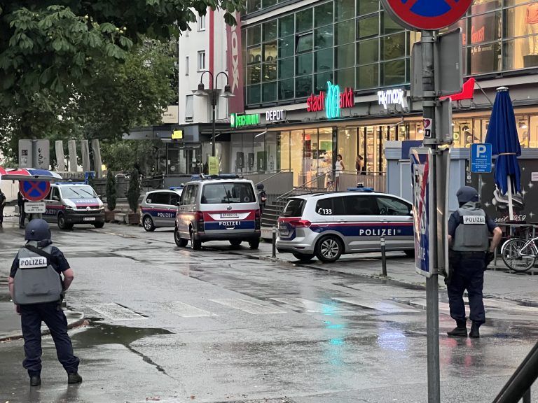 Bewaffneter in Dornbirner Stadtmarkt
