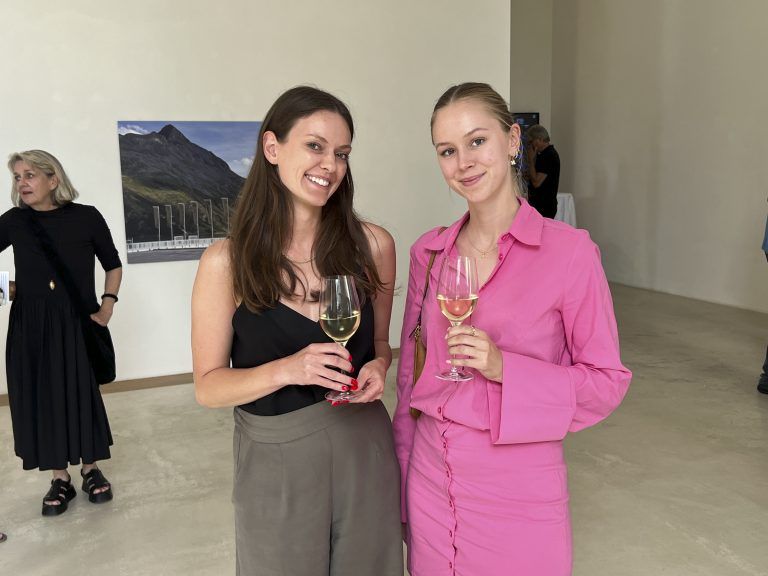 Olimpia Starzycka und Lisa-Marie Lambauer beim Rundgang