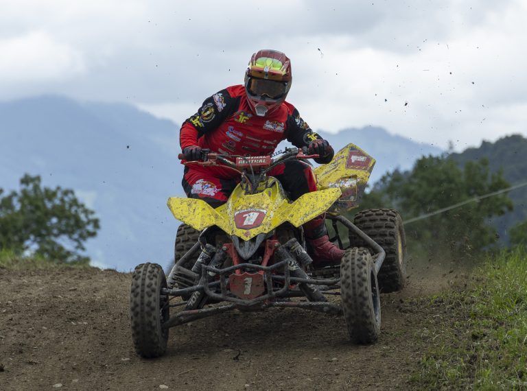 Motocross Montikel 2024 Veranstaltung diverse Rennläufe Publikum Rennen