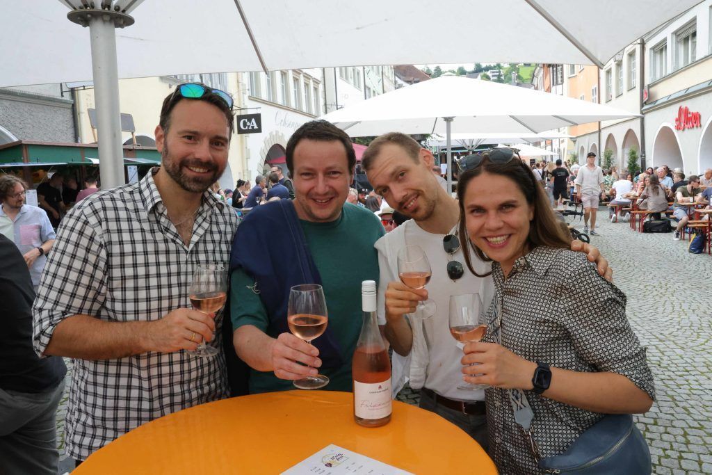 Weinfest lockte zahlreiche Besucher in die Marktgasse