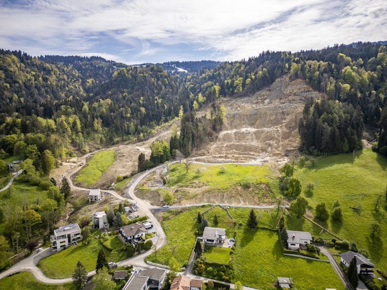 1 Jahr Hangrutsch Hörbranz Drohne Bild von oben Luftbild Luftaufnahme Drohnenfoto Drohnenbild