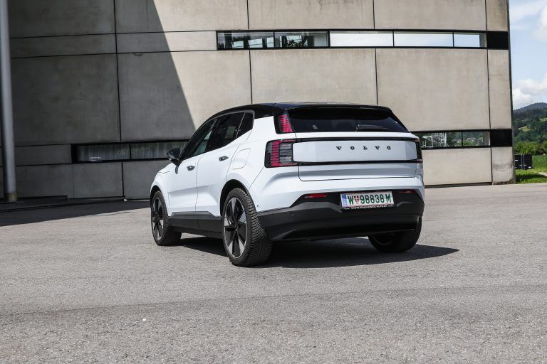 auto, autotest volvo ex30