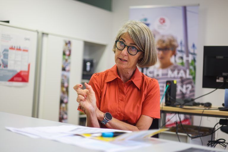 Schulserie – Religionsunterricht, Bilder von Schulamtsleiterin Annamaria Ferchl-Blum