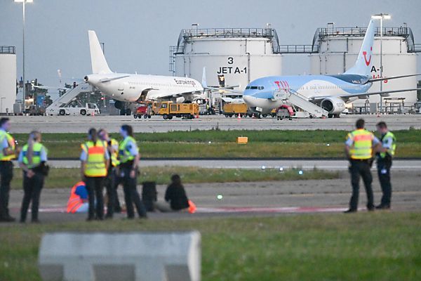 Klimaaktivisten beeinträchtigen deutschen Flugverkehr