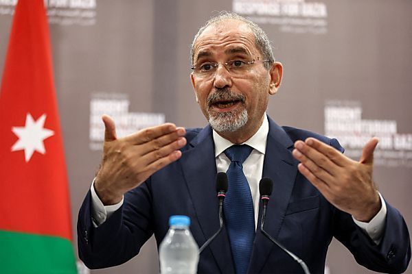 Jordaniens Außenminister zu seltenem Besuch in Teheran