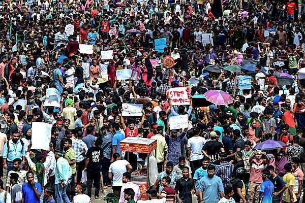 Laut Medien fast 100 Tote bei Unruhen in Bangladesch