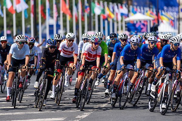 Außenseiterin Faulkner gewinnt Rad-Straßenrennen