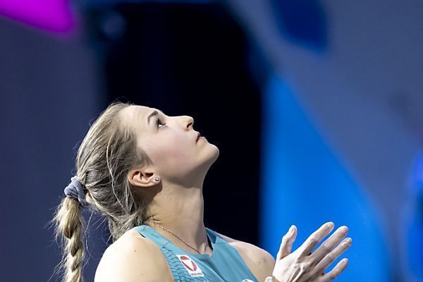 Jessica Pilz als Zweite souverän ins Kletter-Finale