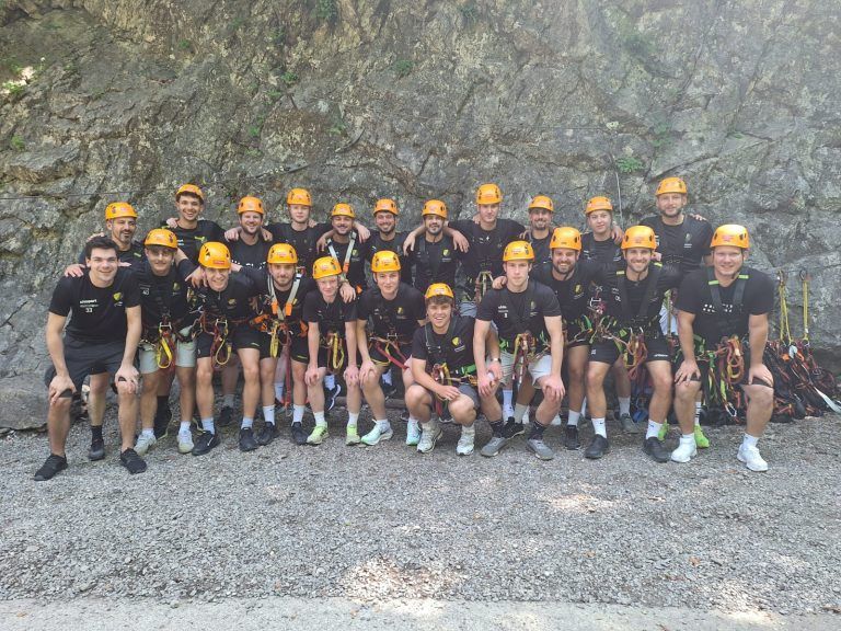 Runderneuert startet der FC Höchst in die Saison - Runderneuert startet der FC Höchst in die Saison