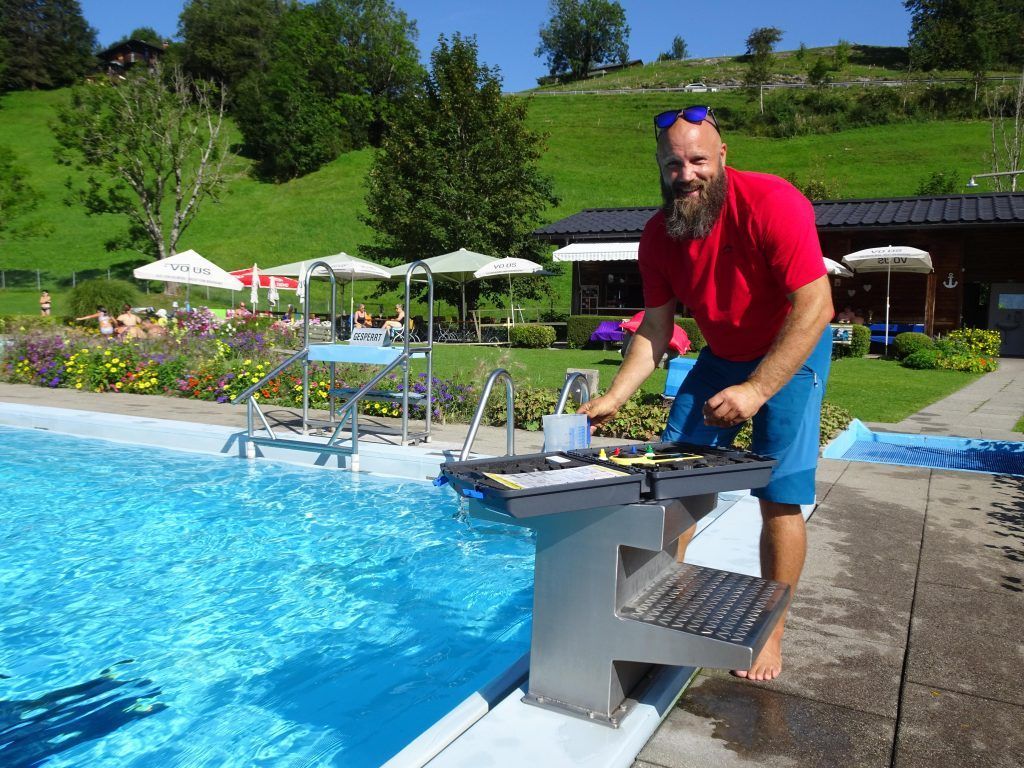 Arbeiten zwischen Wasser, Bergen und glücklichen Gesichtern